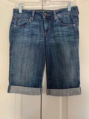 Faded Blue Boyfriend Bermuda Jeans - Women's